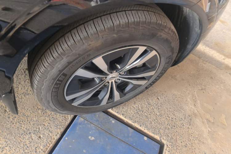 Used Volvo XC60 2023 B5 4x4 Smart Luxury Edition Right Rear Wheel Hub
