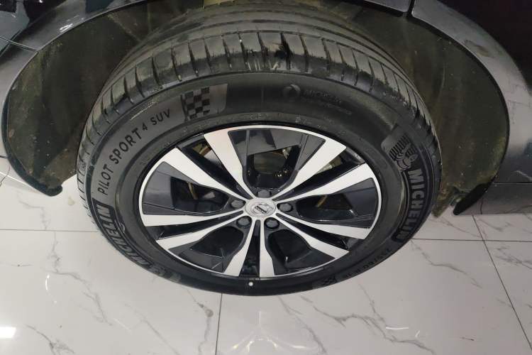 Used Volvo XC60 2023 B5 4x4 Smart Luxury Edition Right Rear Wheel Hub