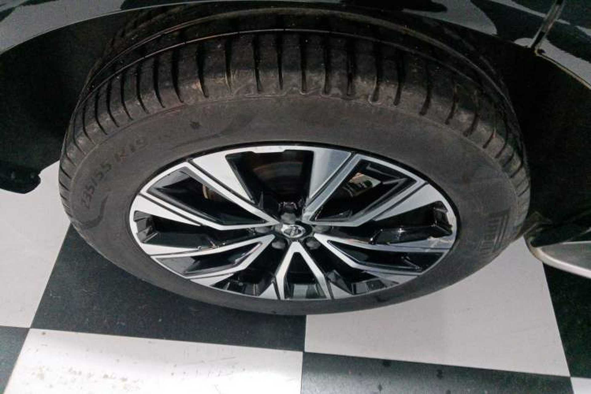 Used Volvo XC60 2023 B5 4x4 Smart Luxury Edition Right Rear Wheel Hub