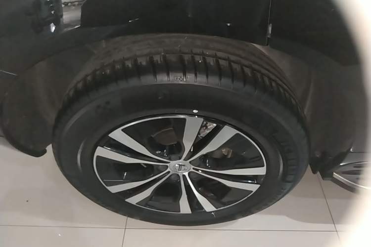 Used Volvo XC60 2023 B5 4x4 Smart Luxury Edition Right Rear Wheel Hub