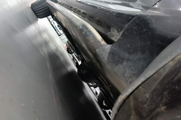 Used Volvo XC60 2023 B5 4x4 Smart Luxury Edition Right Side Sill