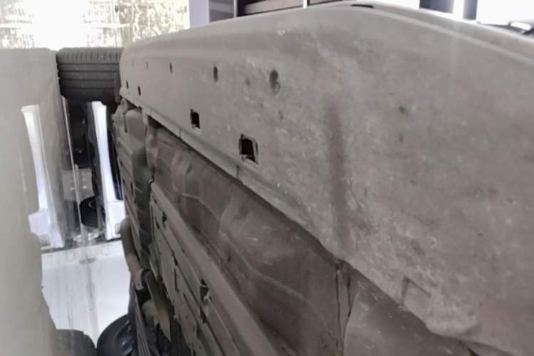 Used Volvo XC60 2023 B5 4x4 Smart Luxury Edition Right Side Sill