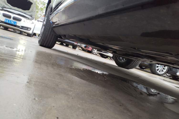 Used Volvo XC60 2023 B5 4x4 Smart Luxury Edition Right Side Sill