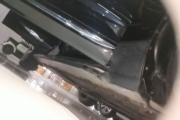 Used Volvo XC60 2023 B5 4x4 Smart Luxury Edition Right Side Sill