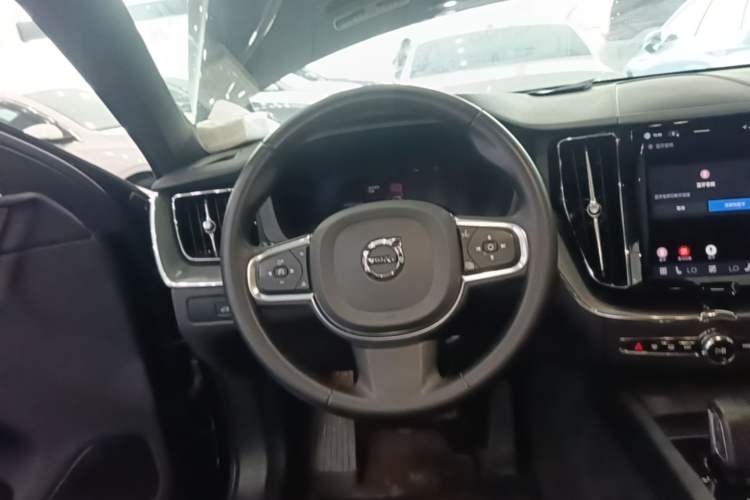 Used Volvo XC60 2023 B5 4x4 Smart Luxury Edition Steering Wheel
