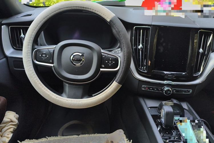 Used Volvo XC60 2023 B5 4x4 Smart Luxury Edition Steering Wheel