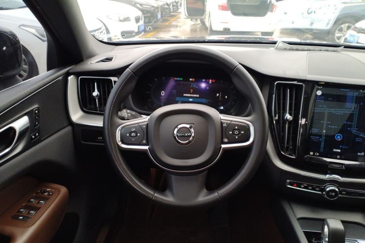 Used Volvo XC60 2023 B5 4x4 Smart Luxury Edition Steering Wheel
