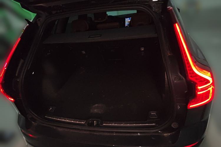 Used Volvo XC60 2023 B5 4x4 Smart Luxury Edition Trunk