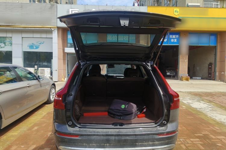 Used Volvo XC60 2023 B5 4x4 Smart Luxury Edition Trunk