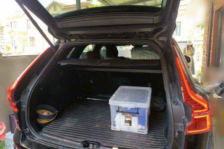 Used Volvo XC60 2023 B5 4x4 Smart Luxury Edition Trunk