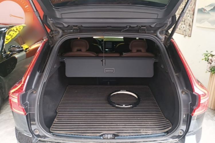 Used Volvo XC60 2023 B5 4x4 Smart Luxury Edition Trunk