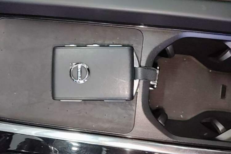 Used Volvo XC60 2023 B5 4x4 Smart Luxury Edition Vehicle Key