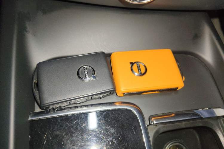 Used Volvo XC60 2023 B5 4x4 Smart Luxury Edition Vehicle Key