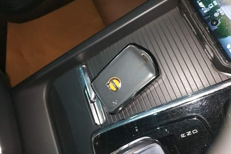 Used Volvo XC60 2023 B5 4x4 Smart Luxury Edition Vehicle Key