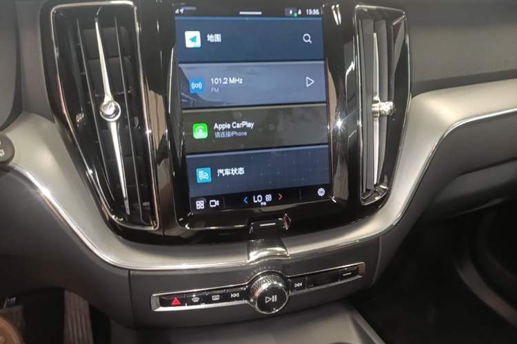 Used Volvo XC60 2023 B5 4x4 Smart Luxury Edition Audio And AC Panel