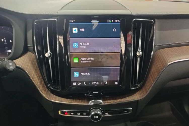 Used Volvo XC60 2023 B5 4x4 Smart Luxury Edition Audio And AC Panel