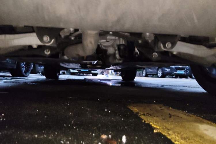 Used Volvo XC60 2023 B5 4x4 Smart Luxury Edition Chassis Rear
