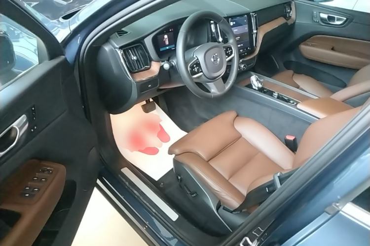 Used Volvo XC60 2023 B5 4x4 Smart Luxury Edition Driver Seat