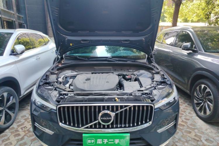 Used Volvo XC60 2023 B5 4x4 Smart Luxury Edition Engine Bay