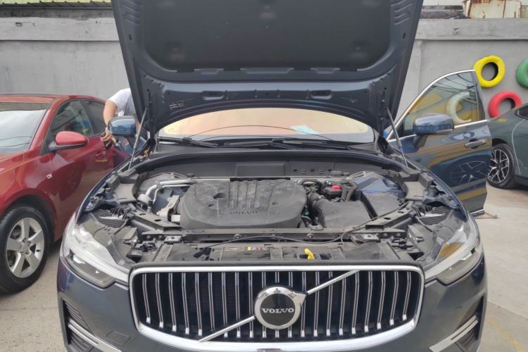Used Volvo XC60 2023 B5 4x4 Smart Luxury Edition Engine Bay