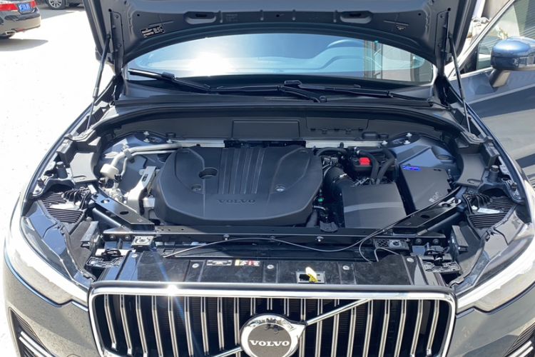 Used Volvo XC60 2023 B5 4x4 Smart Luxury Edition Engine Bay