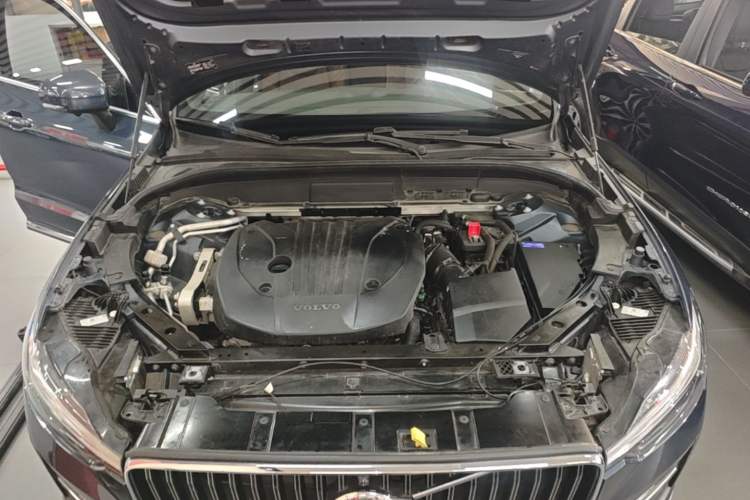 Used Volvo XC60 2023 B5 4x4 Smart Luxury Edition Engine Bay