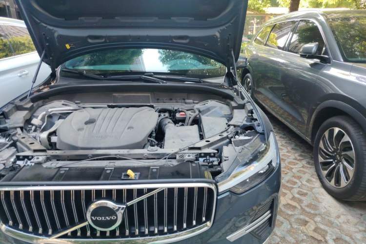Used Volvo XC60 2023 B5 4x4 Smart Luxury Edition Engine Bay Left