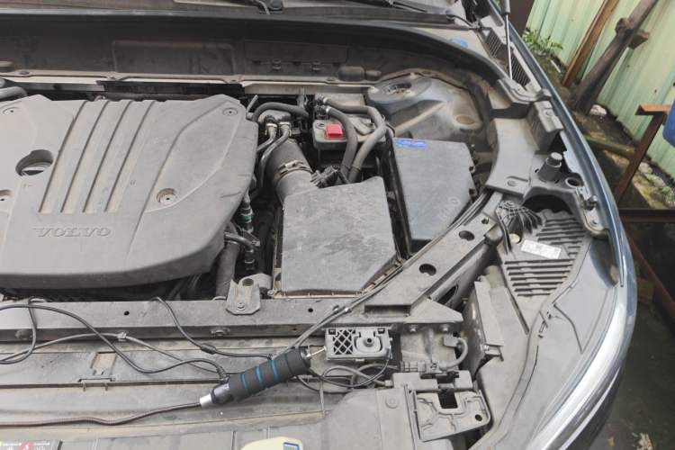 Used Volvo XC60 2023 B5 4x4 Smart Luxury Edition Engine Bay Left