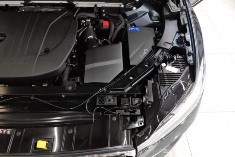 Used Volvo XC60 2023 B5 4x4 Smart Luxury Edition Engine Bay Left