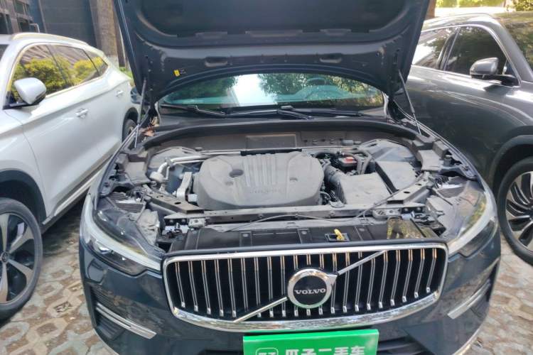 Used Volvo XC60 2023 B5 4x4 Smart Luxury Edition Engine Bay Right