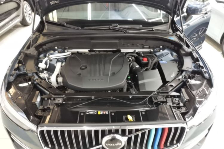 Used Volvo XC60 2023 B5 4x4 Smart Luxury Edition Engine Bay