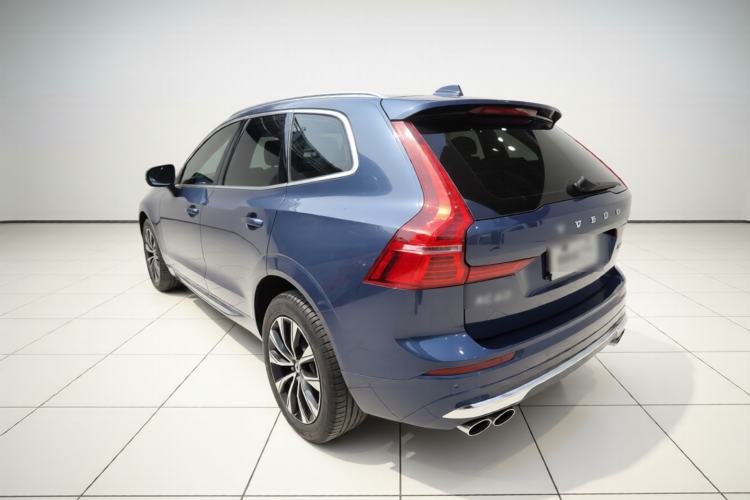 Used Volvo XC60 2023 B5 4x4 Smart Luxury Edition Exterior 2