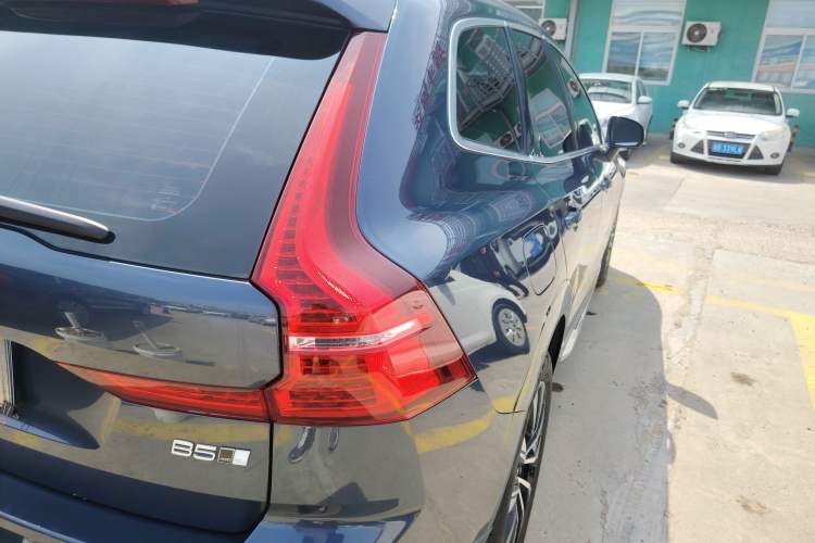 Used Volvo XC60 2023 B5 4x4 Smart Luxury Edition Exterior 3
