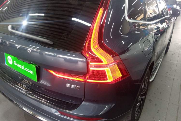 Used Volvo XC60 2023 B5 4x4 Smart Luxury Edition Exterior 3