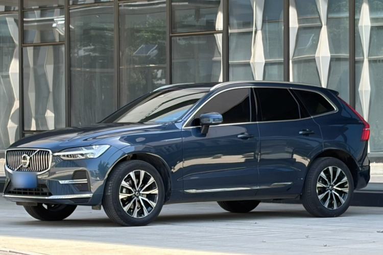 Used Volvo XC60 2023 B5 4x4 Smart Luxury Edition Exterior 3