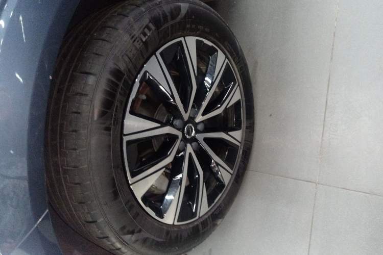 Used Volvo XC60 2023 B5 4x4 Smart Luxury Edition Exterior 4