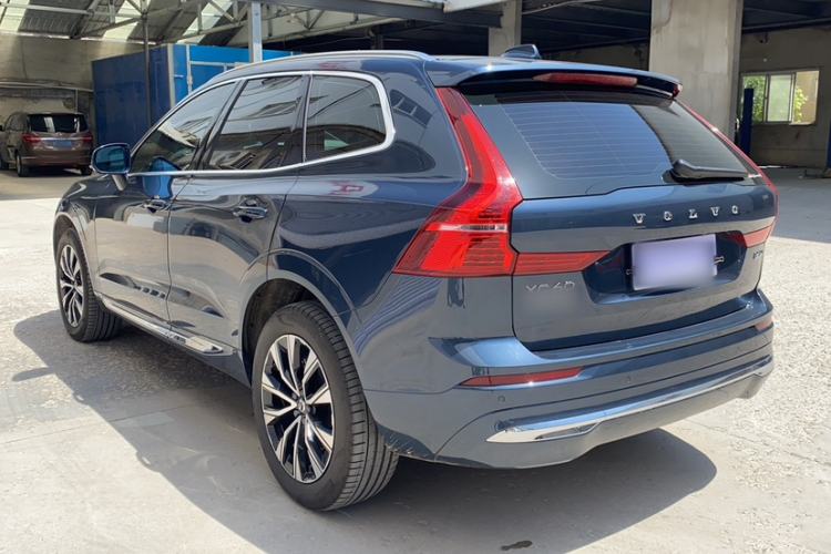 Used Volvo XC60 2023 B5 4x4 Smart Luxury Edition Exterior 8