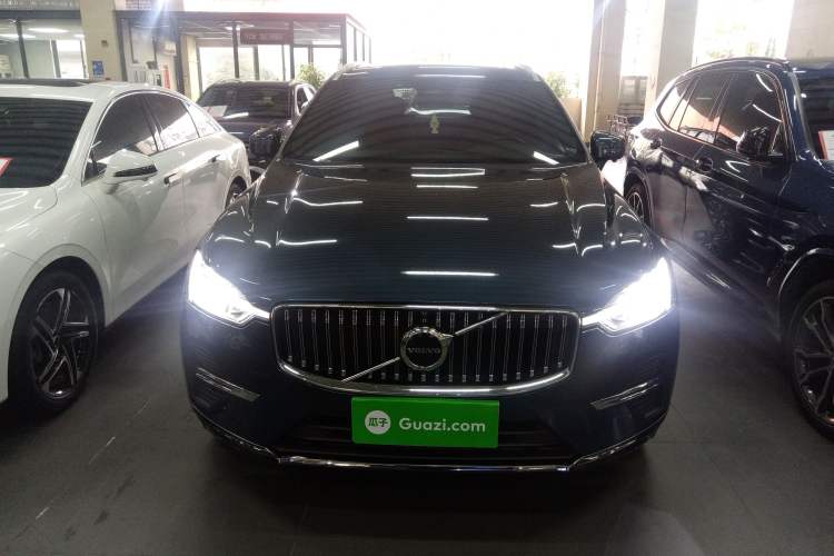 Used Volvo XC60 2023 B5 4x4 Smart Luxury Edition Front