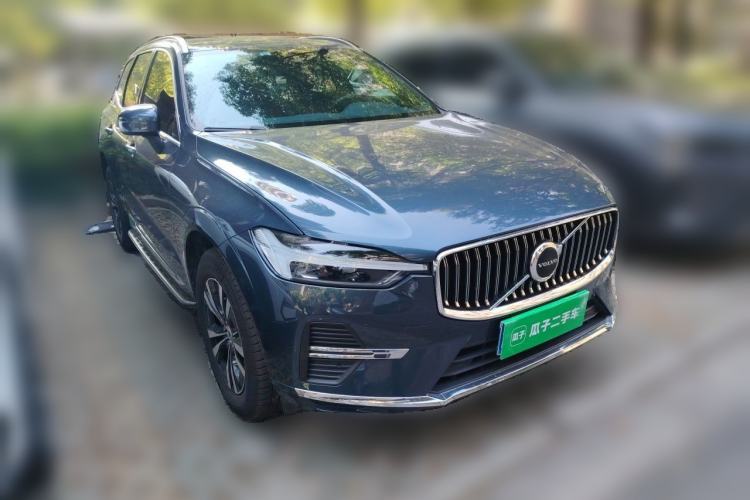 Used Volvo XC60 2023 B5 4x4 Smart Luxury Edition Front Right 45 Deg