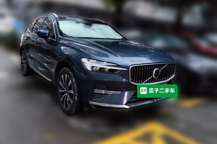 Used Volvo XC60 2023 B5 4x4 Smart Luxury Edition Front Right 45 Deg