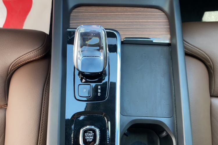 Used Volvo XC60 2023 B5 4x4 Smart Luxury Edition Gear Lever
