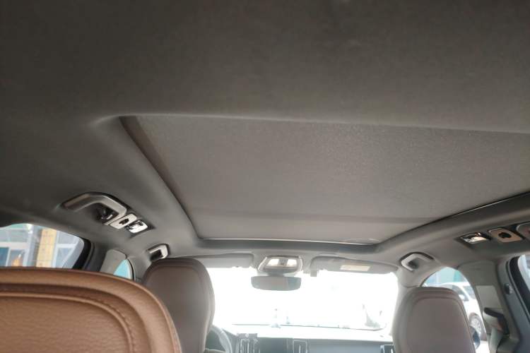 Used Volvo XC60 2023 B5 4x4 Smart Luxury Edition Headliner