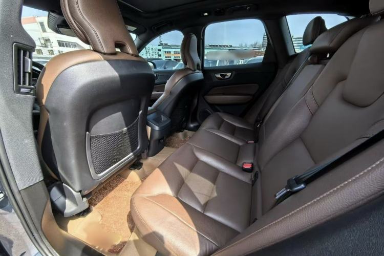 Used Volvo XC60 2023 B5 4x4 Smart Luxury Edition Interior 1