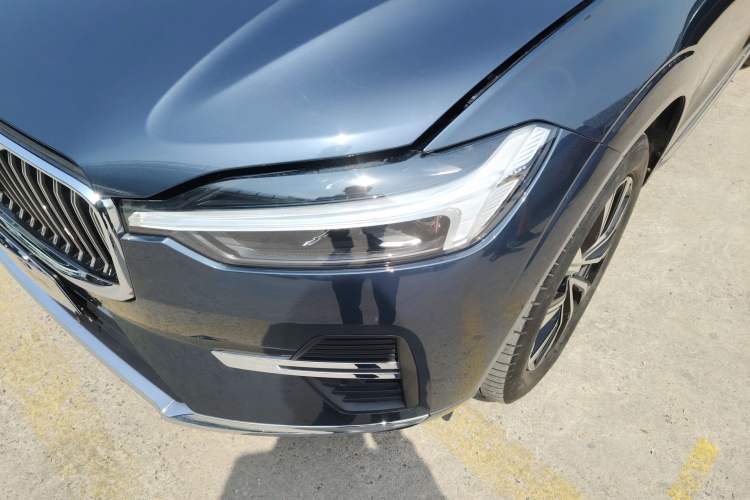 Used Volvo XC60 2023 B5 4x4 Smart Luxury Edition Left Front Headlight
