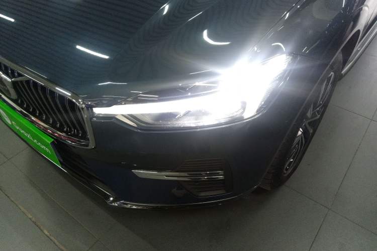 Used Volvo XC60 2023 B5 4x4 Smart Luxury Edition Left Front Headlight