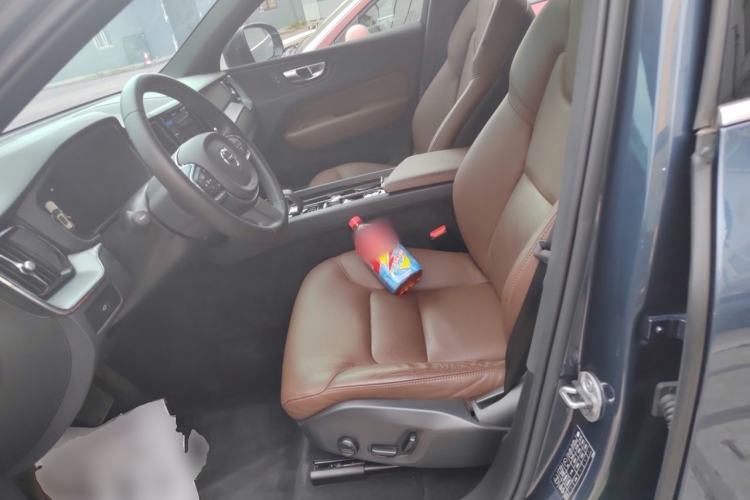 Used Volvo XC60 2023 B5 4x4 Smart Luxury Edition Left Front Seat