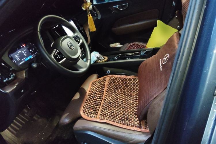 Used Volvo XC60 2023 B5 4x4 Smart Luxury Edition Left Front Seat