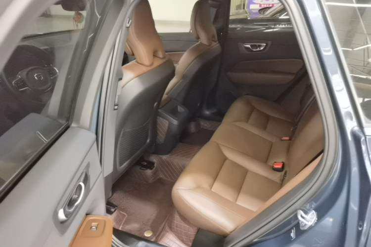 Used Volvo XC60 2023 B5 4x4 Smart Luxury Edition Left Rear Seat