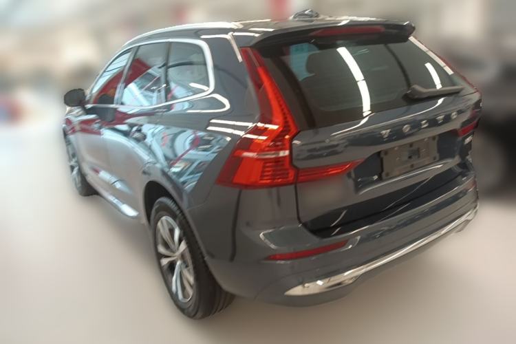 Used Volvo XC60 2023 B5 4x4 Smart Luxury Edition Rear Left 45 Deg