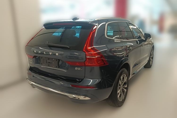 Used Volvo XC60 2023 B5 4x4 Smart Luxury Edition Rear Right 45 Deg